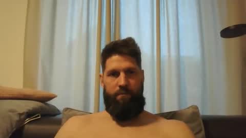 bubblebee1982 online show from 12.17.24