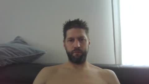 bubblebee1982 online show from 10.10.25