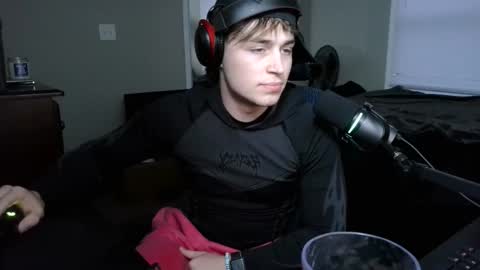 BubblebuttBdn online show from 12.21.25