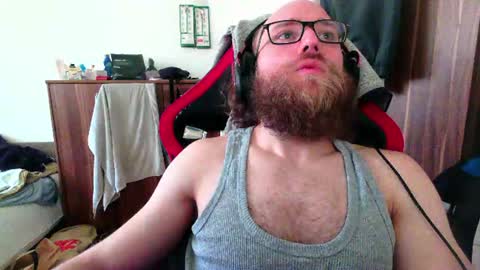 Snapshot of buhalteris chatting on 06.18.26 Lukas online show from 06.18.26