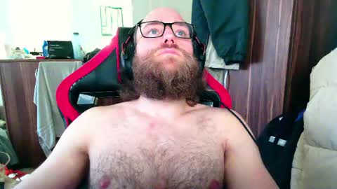 Snapshot of buhalteris chatting on 06.19.26 Lukas online show from 06.19.26