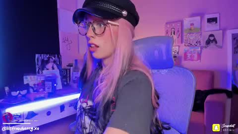 Snapshot of bun_nyx chatting on 09.22.25        online show from 09.22.25