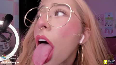 Snapshot of bun_nyx chatting on 11.26.25 online show from 11.26.25