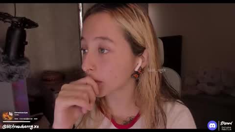 Snapshot of bun_nyx chatting on 02.09.26 online show from 02.09.26