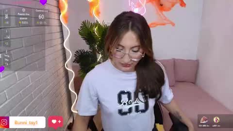 Snapshot of bunni_tay chatting on 10.11.25 Bunni online show from 10.11.25