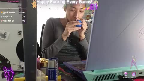 Snapshot of bunnycheekz chatting on 01.10.25 Tokki bunny online show from 01.10.25