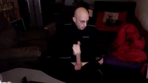 Snapshot of bunnydollstellas_toy chatting on 10.15.25 Gnther online show from 10.15.25