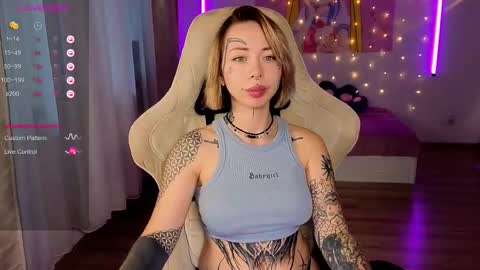 Snapshot of bunnykelly chatting on 09.18.25 bunnykelly online show from 09.18.25