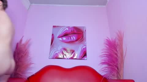 Snapshot of bunnyleahxxx chatting on 01.14.25 ANASTASIA online show from 01.14.25