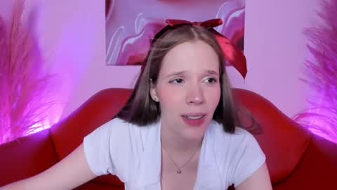 Snapshot of bunnyleahxxx chatting on 01.17.25 ANASTASIA online show from 01.17.25