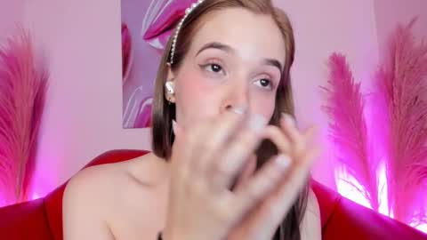 Snapshot of bunnyleahxxx chatting on 01.24.25 ANASTASIA online show from 01.24.25