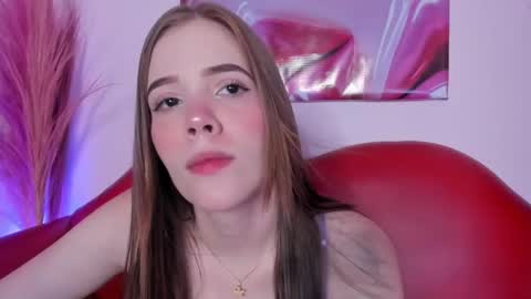 Snapshot of bunnyleahxxx chatting on 02.08.25 ANASTASIA online show from 02.08.25