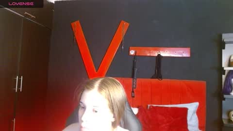 Snapshot of bunnyleahxxx chatting on 02.12.25 ANASTASIA online show from 02.12.25