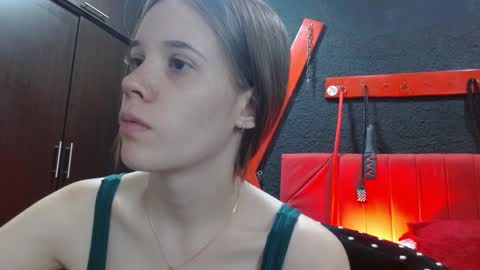 Snapshot of bunnyleahxxx chatting on 02.19.25 ANASTASIA online show from 02.19.25