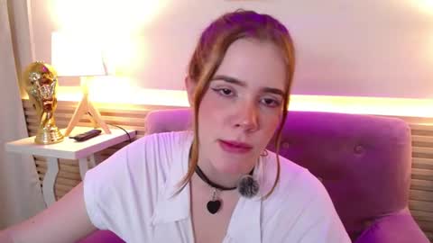 Snapshot of bunnyleahxxx chatting on 07.17.26 ANASTASIA online show from 07.17.26