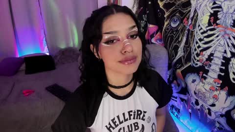   online show from 01.05.25