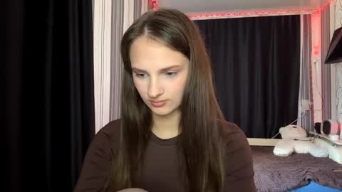 Snapshot of bunnytrussel chatting on 05.05.26 Bella online show from 05.05.26