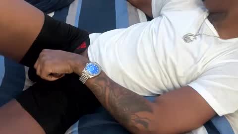 Snapshot of burgerboy06 chatting on 02.19.25 burgerboy06 online show from 02.19.25