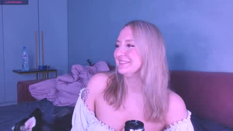 Snapshot of burn_lissa chatting on 05.17.26 Lissa online show from 05.17.26