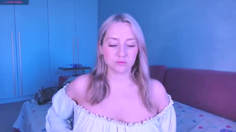 Snapshot of burn_lissa chatting on 05.25.26 Lissa online show from 05.25.26