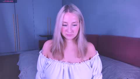 Snapshot of burn_lissa chatting on 06.15.26 Lissa online show from 06.15.26