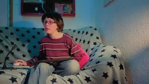 Snapshot of burning_art chatting on 10.16.25 Lara online show from 10.16.25