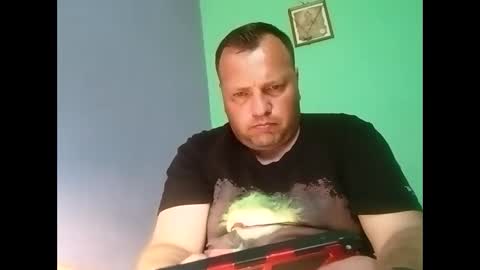 Snapshot of bury703709 chatting on 04.05.26 Creazy dad online show from 04.05.26