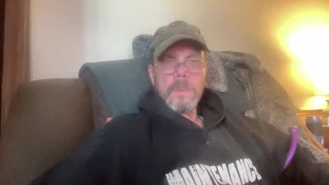 Snapshot of bushbeautician chatting on 02.02.25 bushbeautician online show from 02.02.25