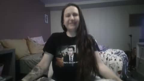 Snapshot of busteebetty chatting on 04.15.26 busteebetty online show from 04.15.26