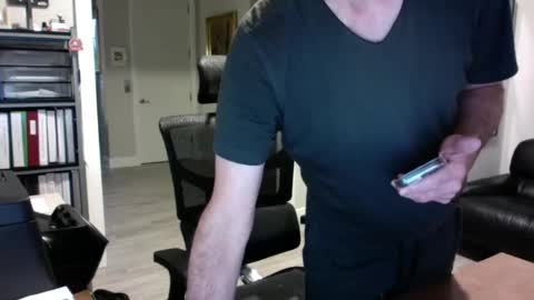 Snapshot of bustinout99 chatting on 01.19.25 afternoon wood online show from 01.19.25