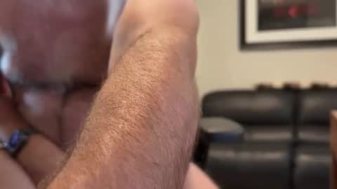 Snapshot of bustinout99 chatting on 10.05.25 afternoon wood online show from 10.05.25