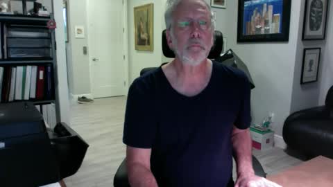 Snapshot of bustinout99 chatting on 01.15.26 afternoon wood online show from 01.15.26