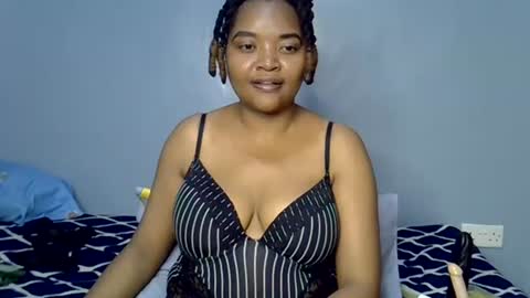 Snapshot of busty_kenzi chatting on 07.18.26 busty kenzi online show from 07.18.26