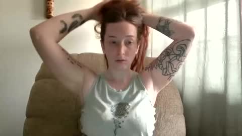 Snapshot of butcherbaby92 chatting on 11.04.25 butcherbaby online show from 11.04.25