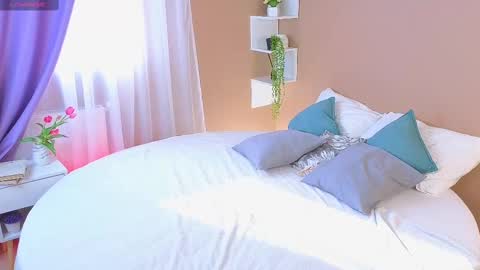 Kira online show from 02.12.25