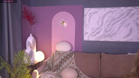 Kira online show from 10.14.25