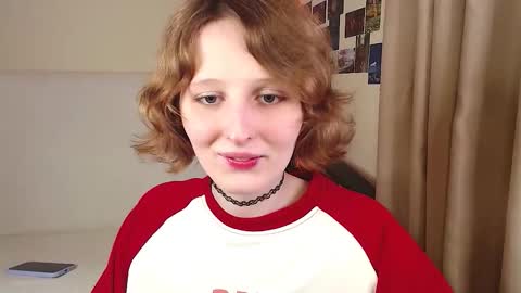 Snapshot of c0ralynx chatting on 11.01.25 C0ralynx online show from 11.01.25