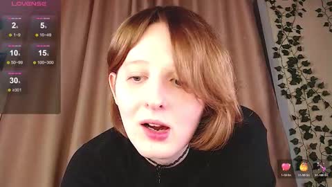 Snapshot of c0ralynx chatting on 11.04.25 C0ralynx online show from 11.04.25