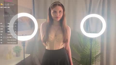 Snapshot of caitlynclancey chatting on 12.21.25 Kate online show from 12.21.25