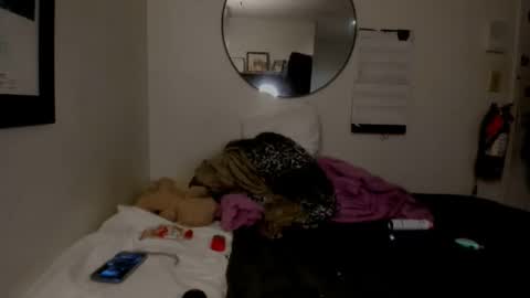 Snapshot of calaentemichele chatting on 11.21.25 calaentemichele online show from 11.21.25