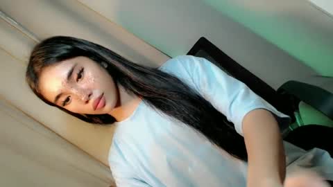 Snapshot of call_me_nina chatting on 06.12.26 call_me_nina online show from 06.12.26