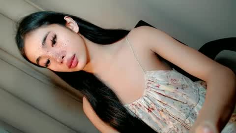 Snapshot of call_me_nina chatting on 06.20.26 call_me_nina online show from 06.20.26