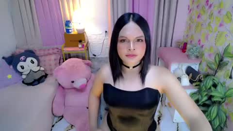 Mia online show from 07.12.26