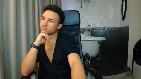 Snapshot of callumpike chatting on 11.06.25 CallumPike online show from 11.06.25