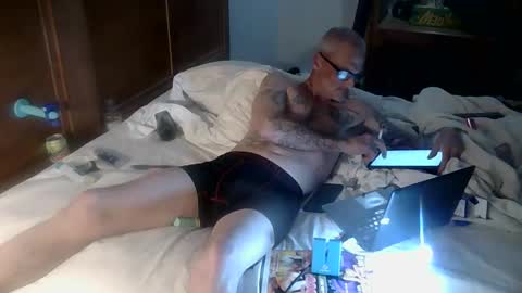 Snapshot of calredding75 chatting on 11.18.25 calredding75 online show from 11.18.25