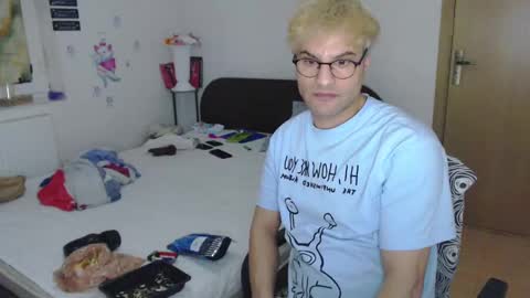 Snapshot of calvinjohnlad chatting on 03.07.25 Calvinjohnlad online show from 03.07.25