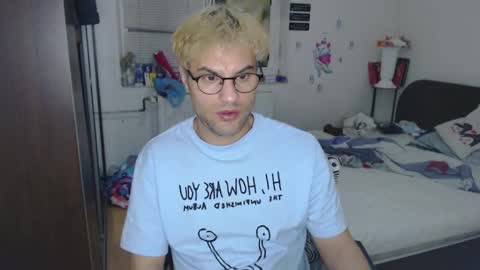 Snapshot of calvinjohnlad chatting on 03.09.25 Calvinjohnlad online show from 03.09.25