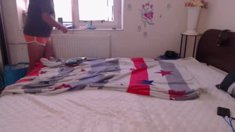 Calvinjohnlad online show from 11.12.25