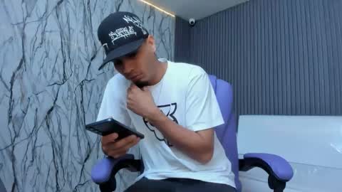 Snapshot of cam_xman chatting on 04.22.26 cam_xman online show from 04.22.26