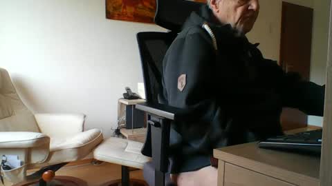 camcologne online show from 01.21.25